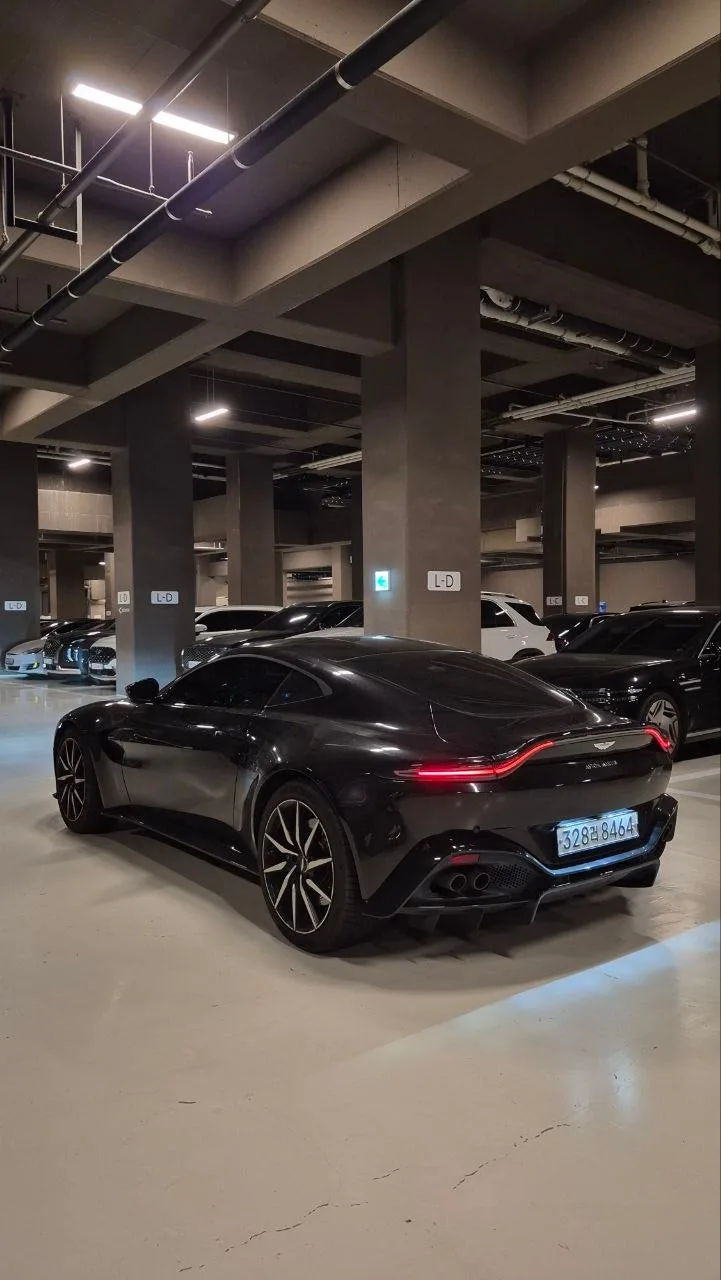애스턴마틴 밴티지 4.0 V8 쿠페 2020 블랙 사진 3