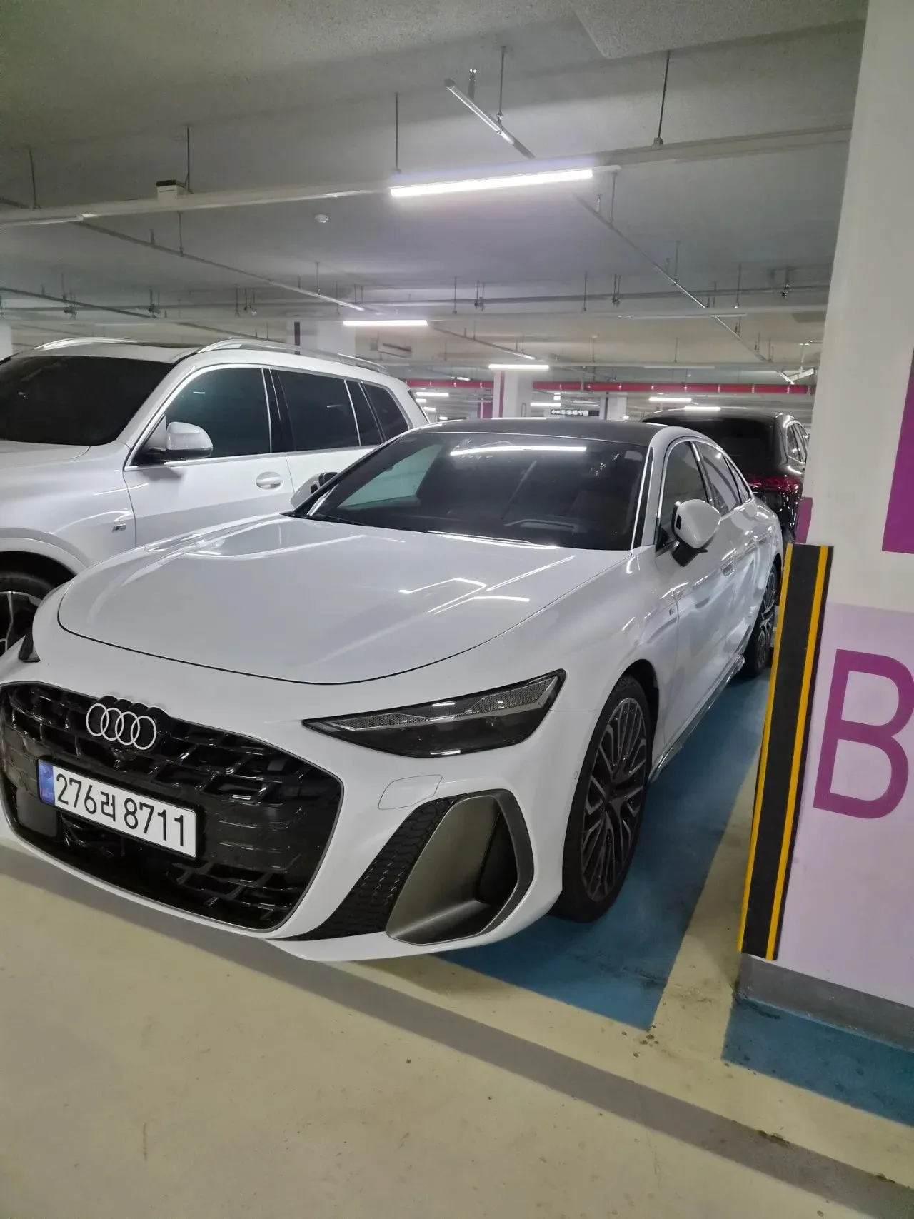 아우디 A6 55 TFSI 2026 화이트 사진 3
