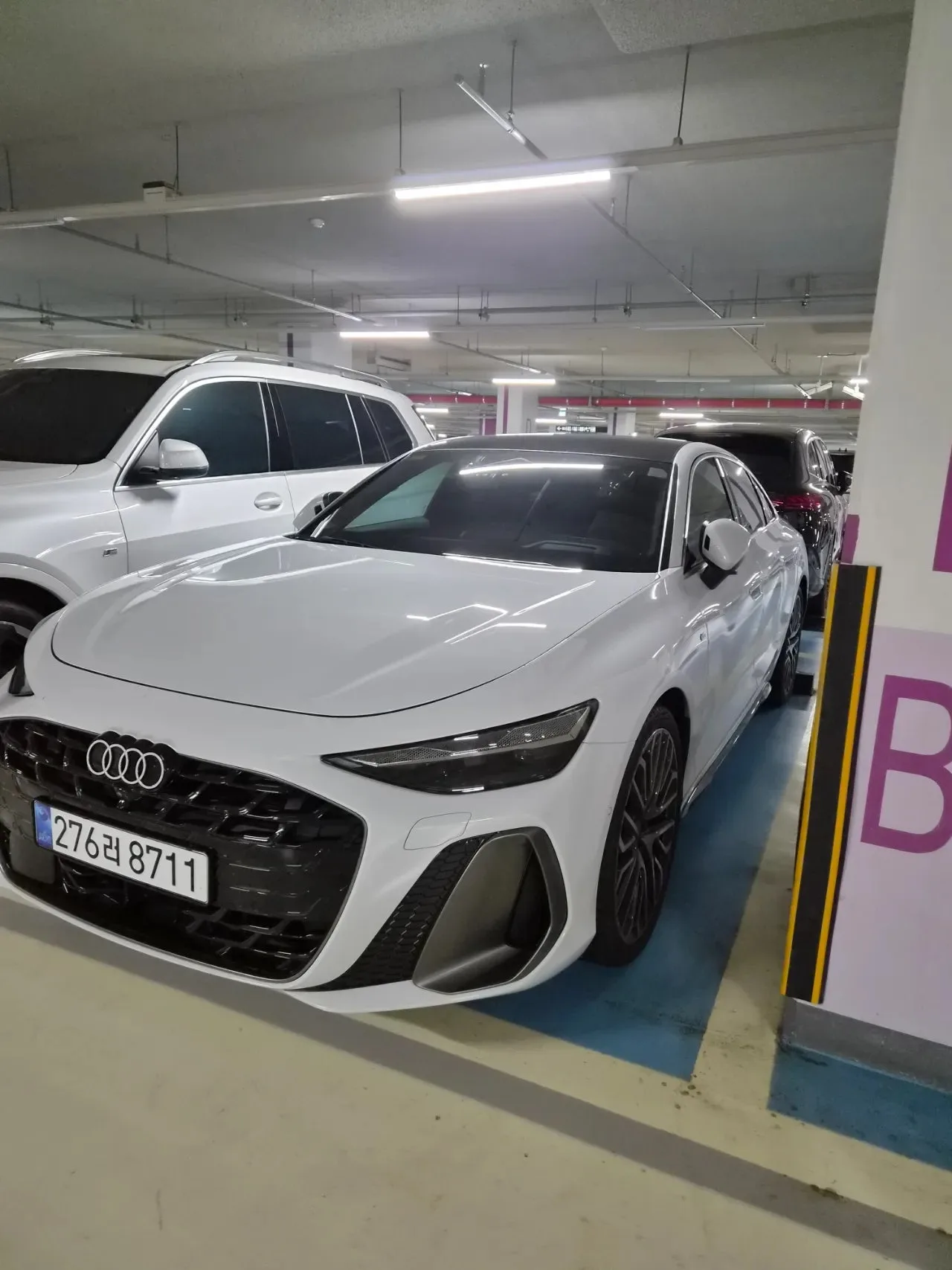 아우디 A6 55 TFSI 2026 화이트 사진 4