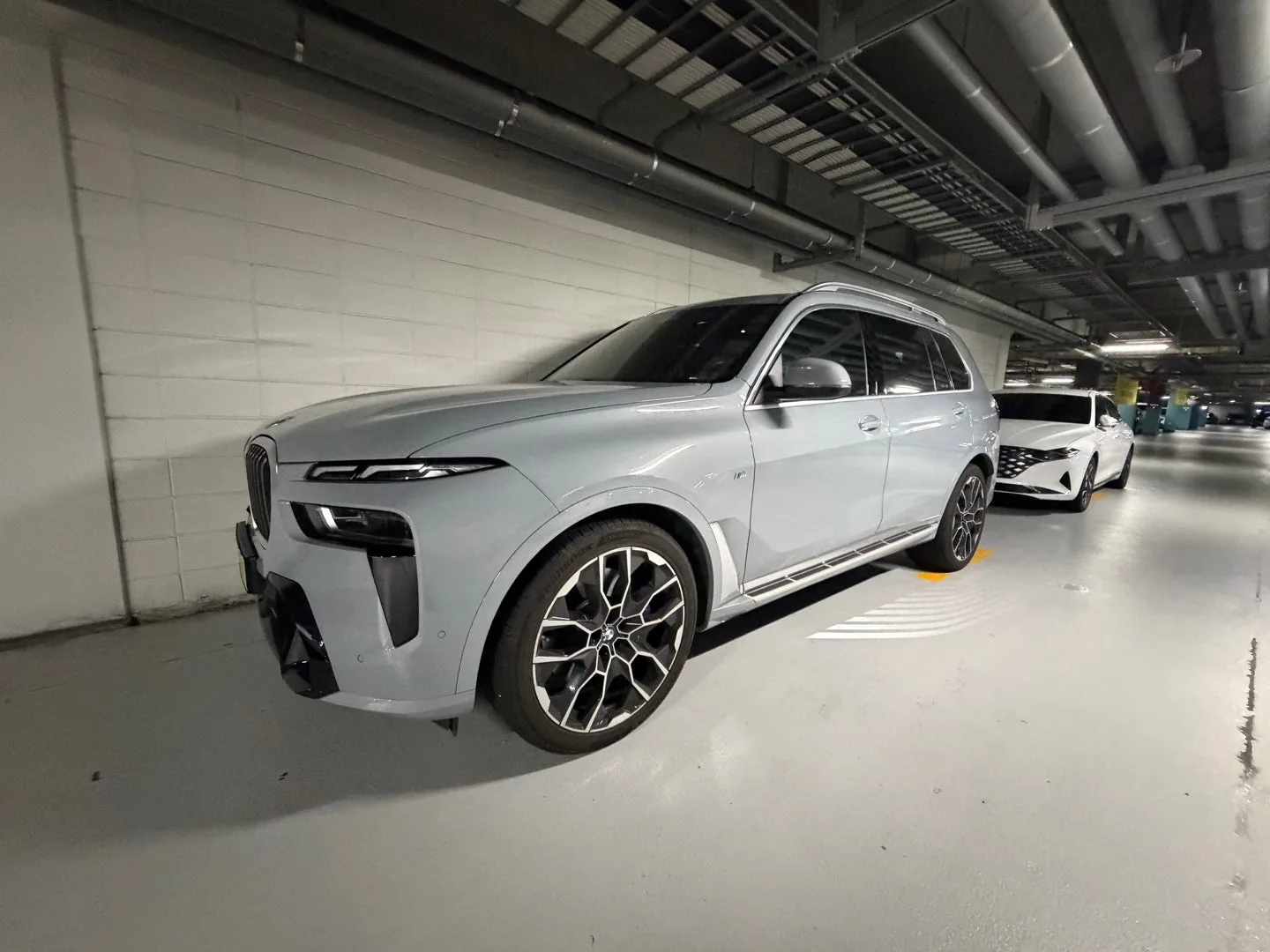 BMW X7 40i 2025 화이트 사진 1