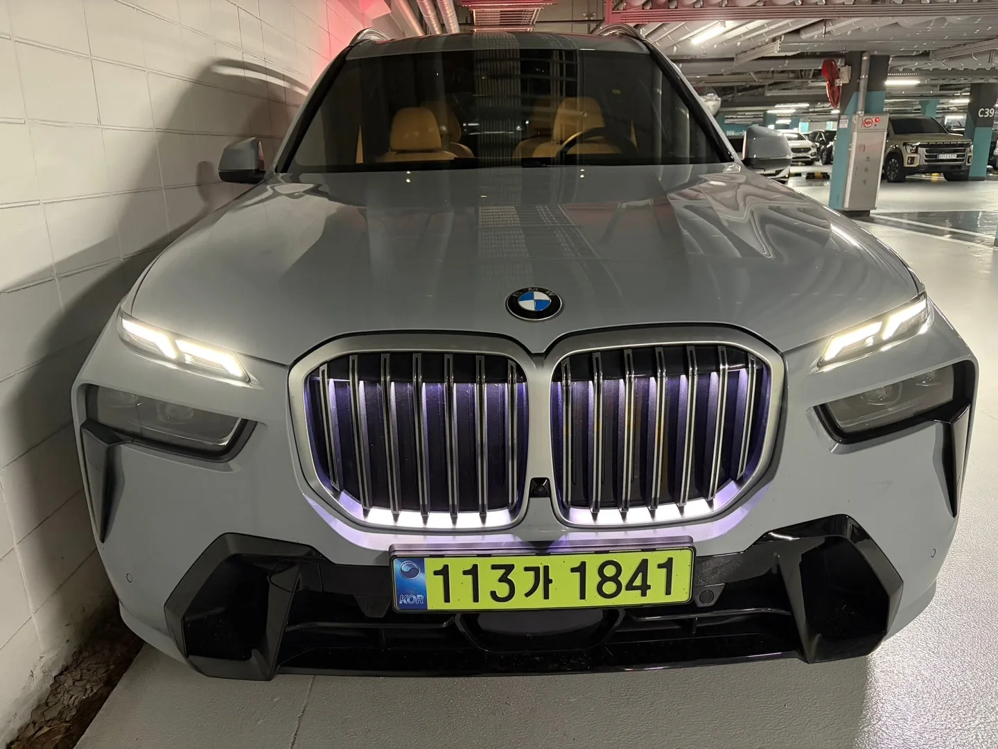 BMW X7 40i 2025 화이트 사진 7