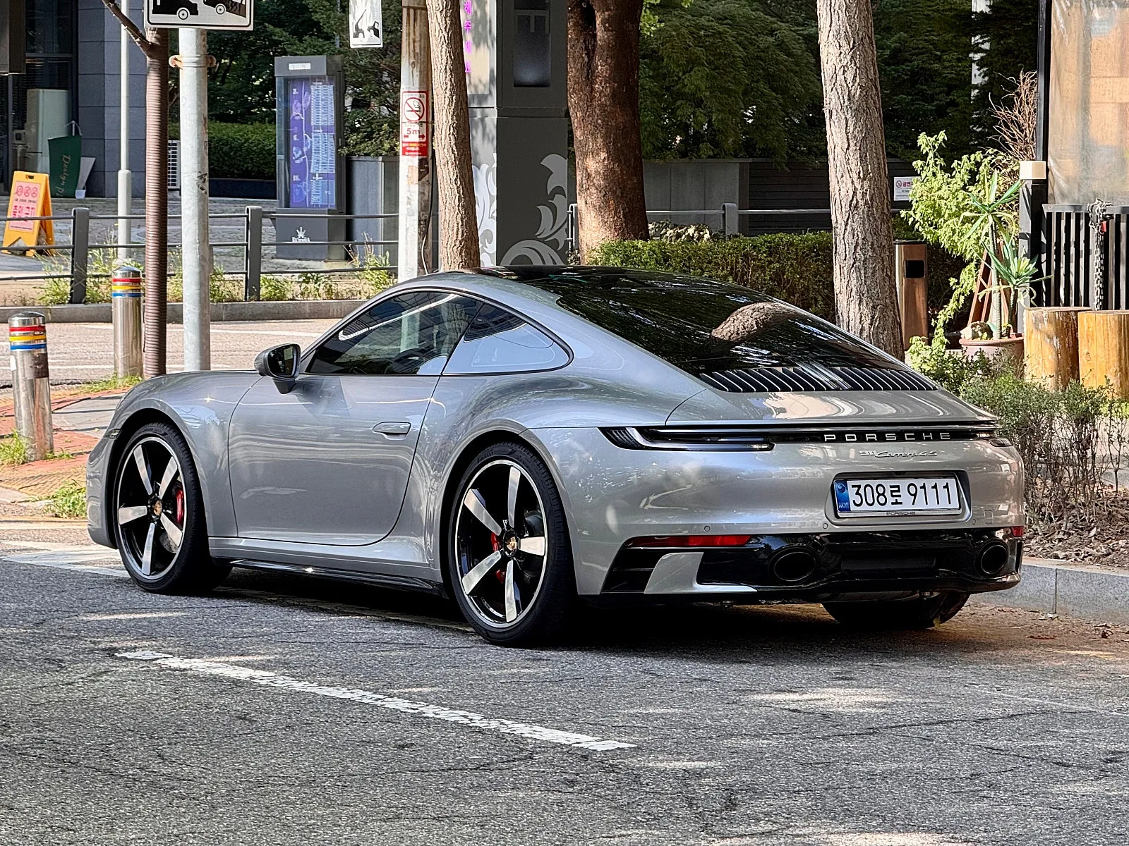 포르쉐 911 992.1 카레라 4S 2025 GT실버 사진 3