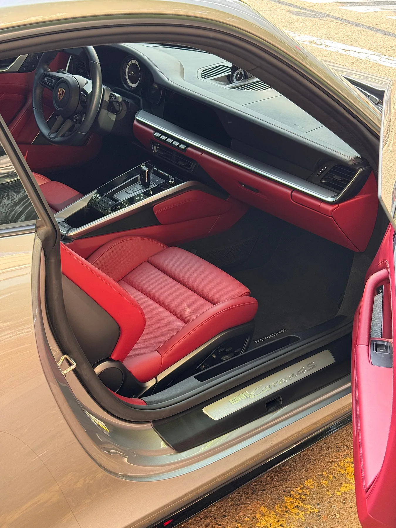 포르쉐 911 992.1 카레라 4S 2025 GT실버 사진 8