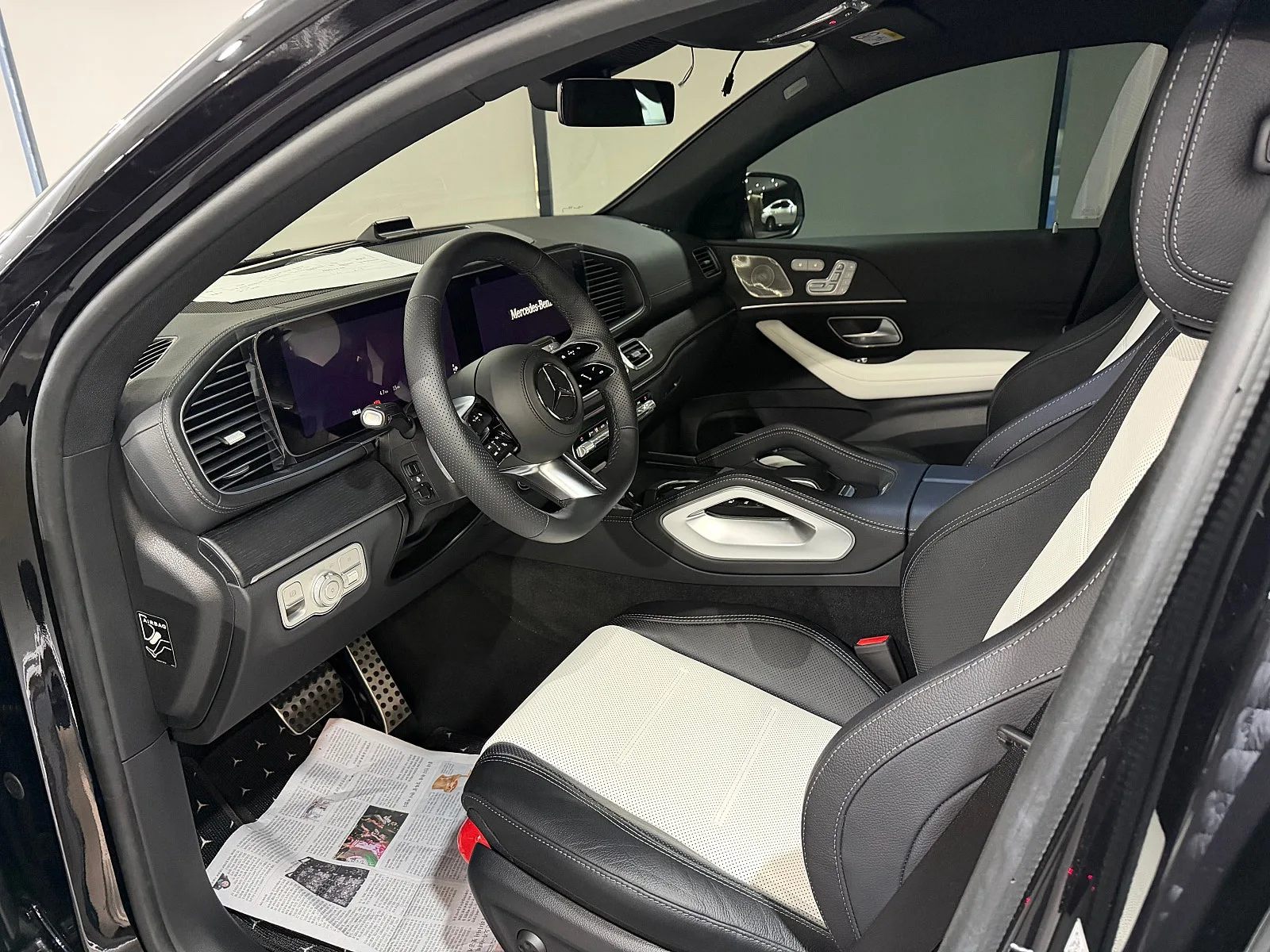 벤츠 GLE450 쿠페 2025 2025 검정색 사진 8