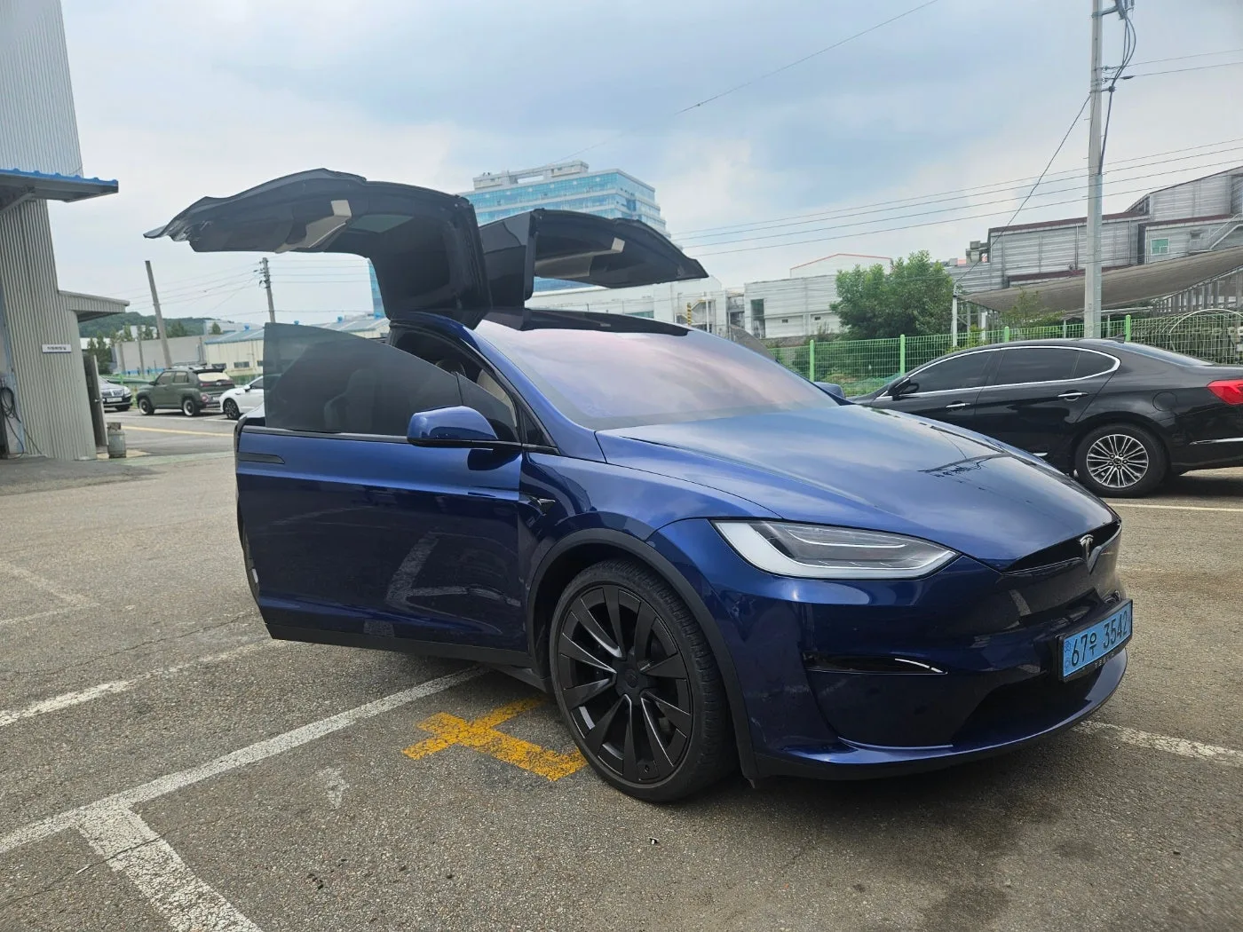 테슬라 모델X 롱레인지 AWD 2023 실버 사진 3