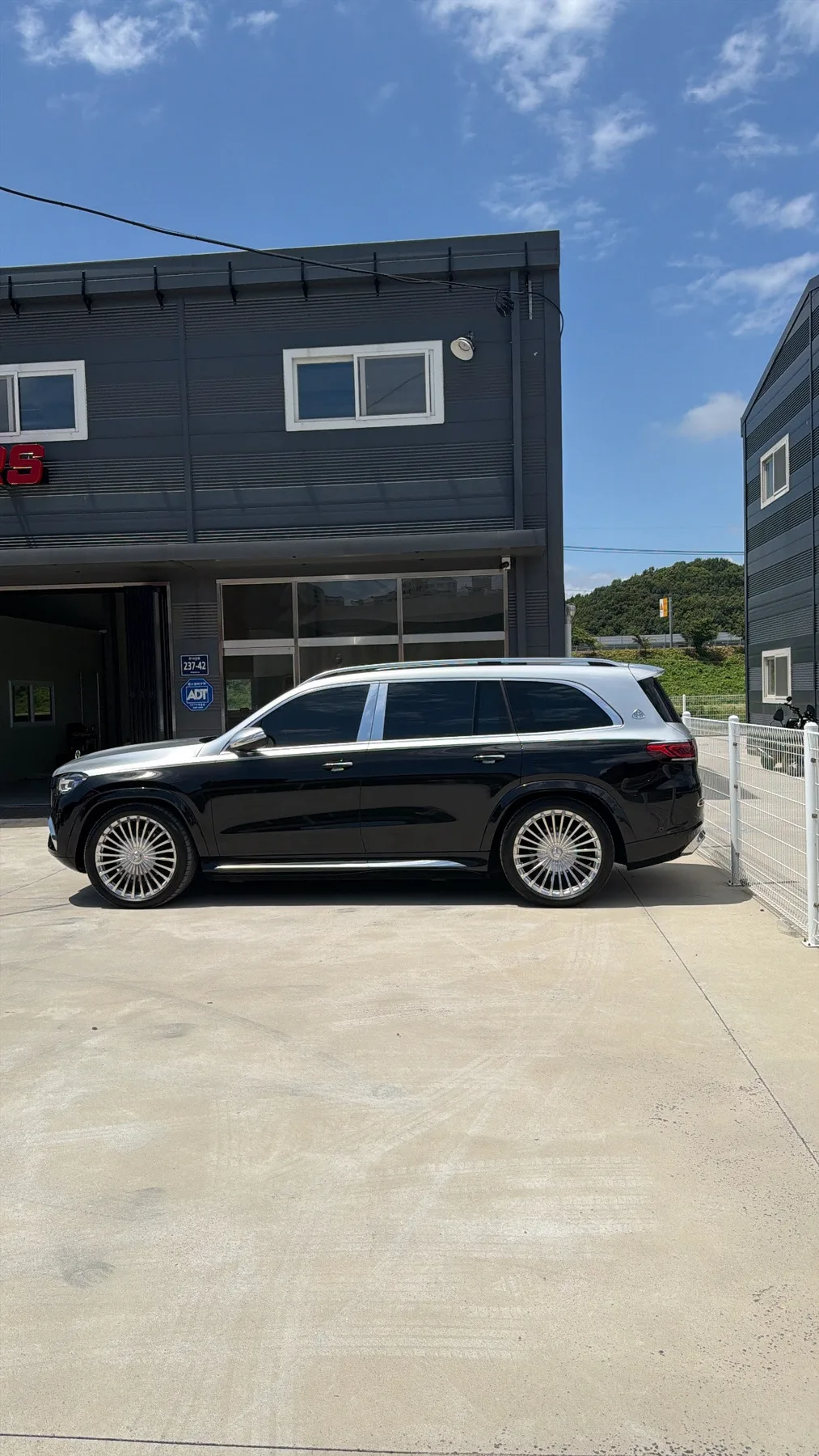 벤츠 GLS600 마이바흐 2022 검정 사진 2