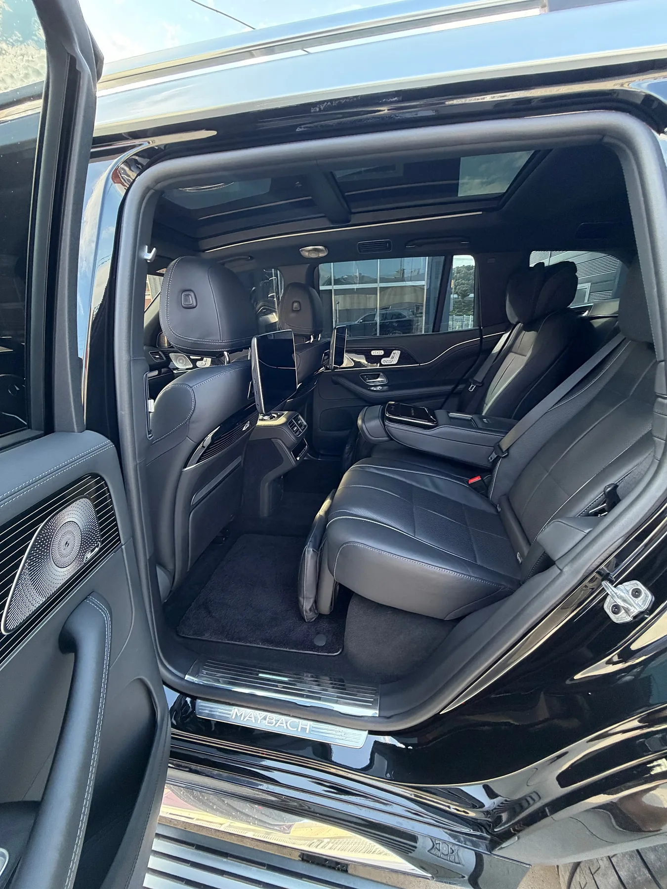 벤츠 GLS600 마이바흐 2022 검정 사진 4