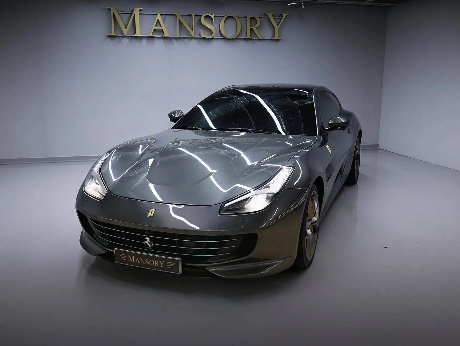 페라리 GTC4루쏘T V8 2019 그리지오 실버스톤 사진 2