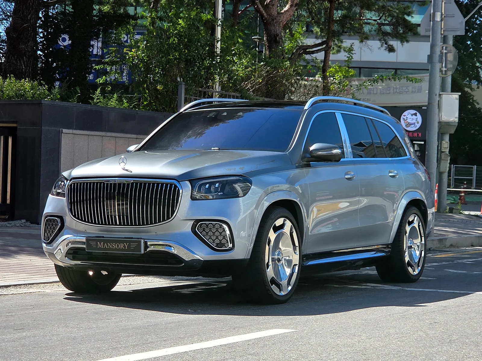 벤츠 GLS600 마이바흐 마누팍투어 2022 하이테크 실버 투톤 사진 1