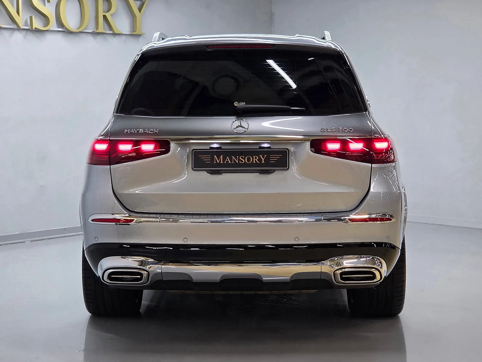 벤츠 GLS600 마이바흐 마누팍투어 2022 하이테크 실버 투톤 사진 5