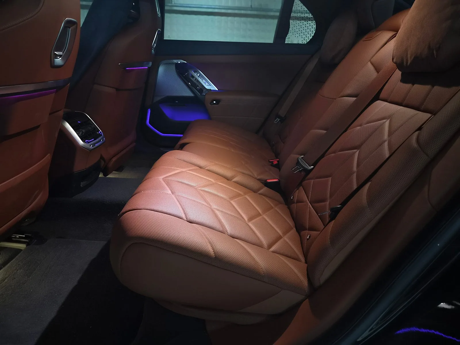 BMW i7 eDrive50 M Sport P2 2025 블랙 사진 8