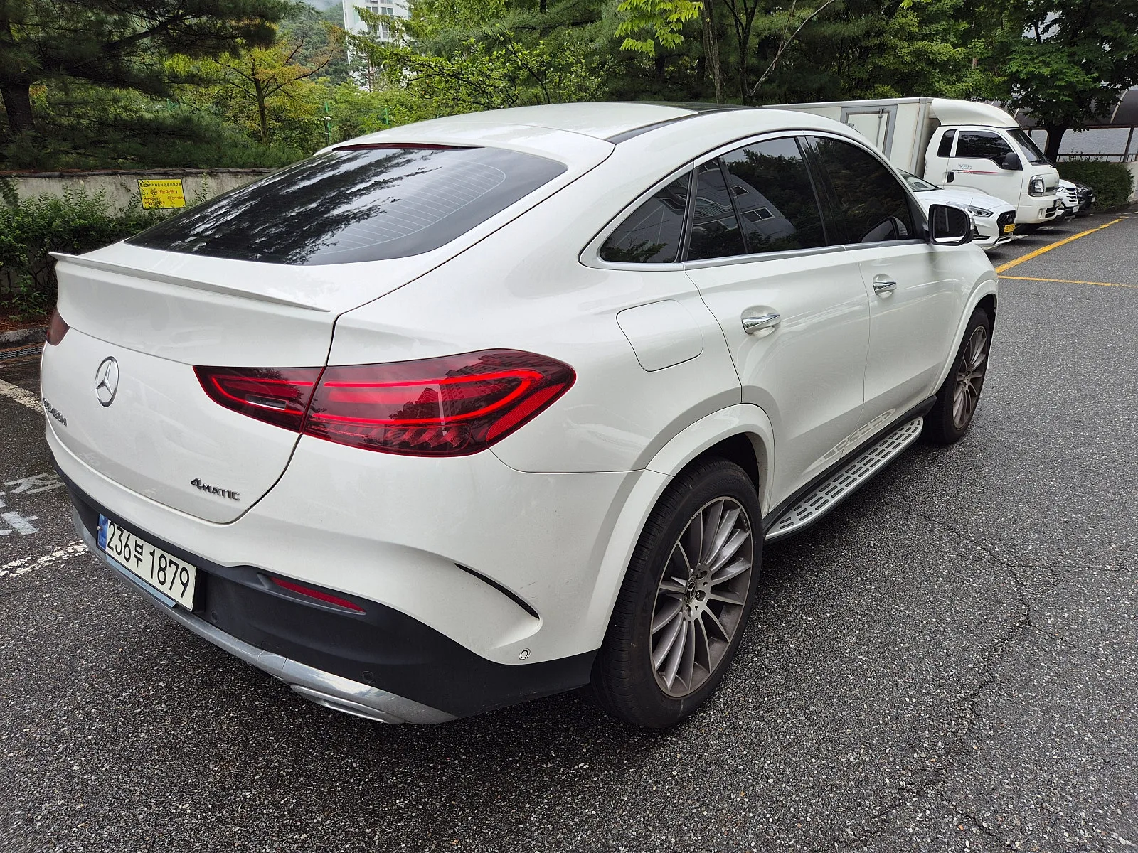 벤츠 GLE450d 4MATIC 2023 화이트 사진 4