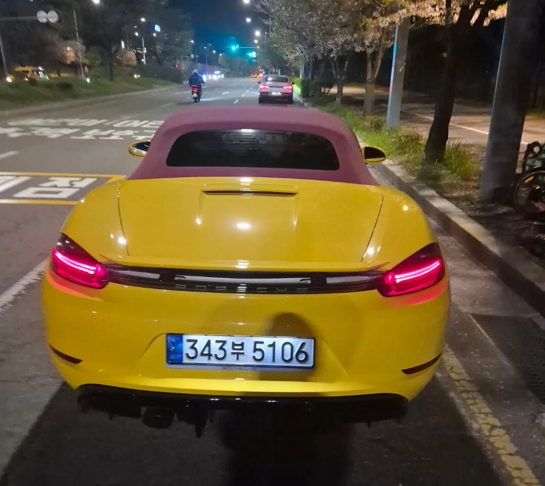포르쉐 718 4.0 GTS 2022 옐로 사진 4