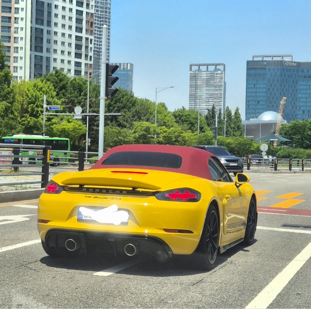 포르쉐 718 4.0 GTS 2022 옐로 사진 5
