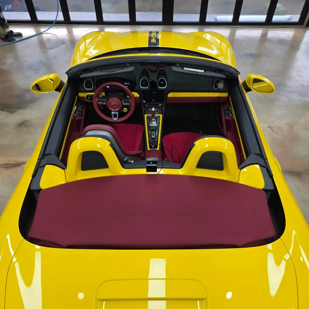 포르쉐 718 4.0 GTS 2022 옐로 사진 6