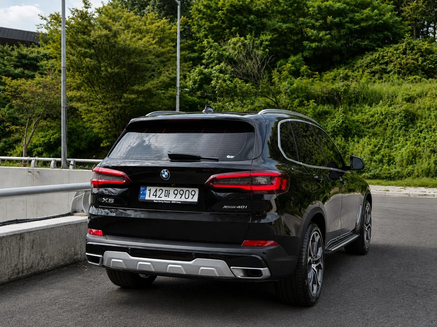BMW X5 xDrive40i xLine 2023 블랙 사진 2