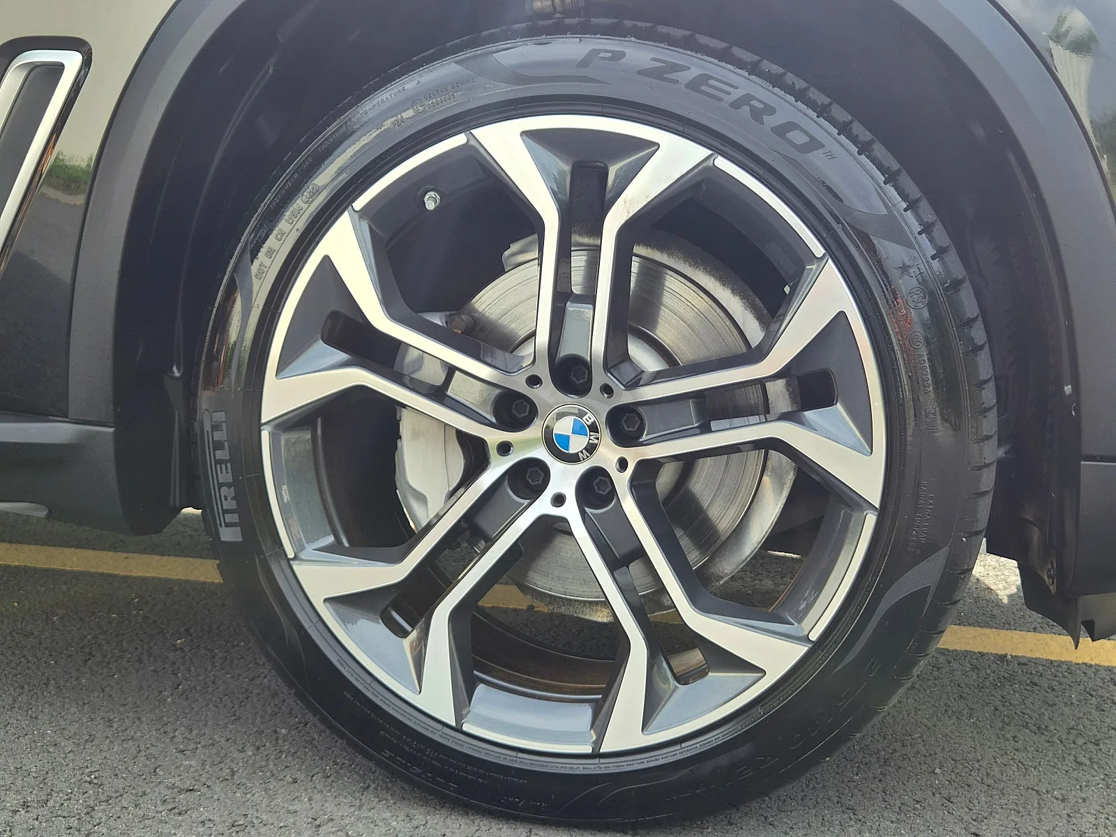 BMW X5 xDrive40i xLine 2023 블랙 사진 6