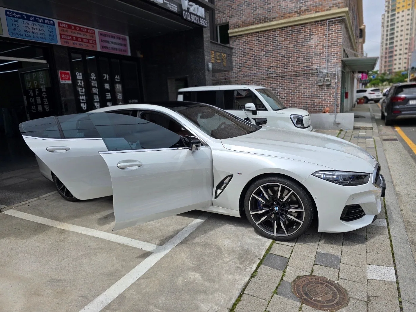 BMW M850i 그란쿠페 2024 화이트 사진 2