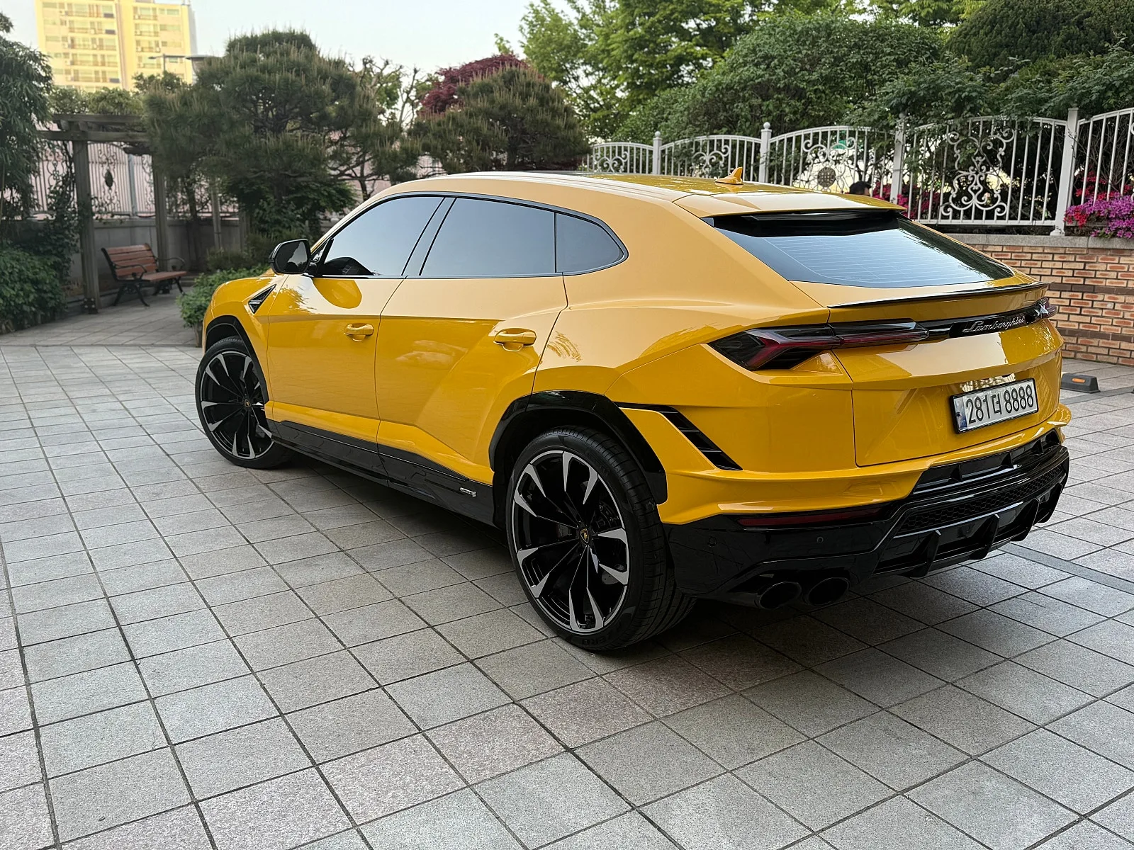람보르기니 우루스 S 2024 노랑색 사진 6