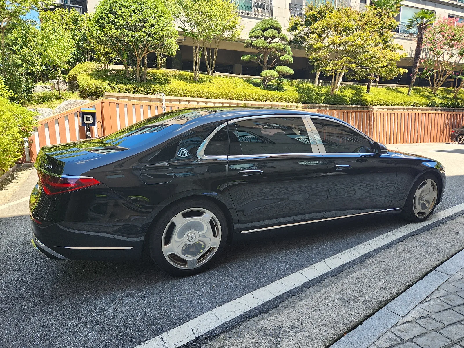 벤츠 마이바흐 S580 2022 블루 사진 3