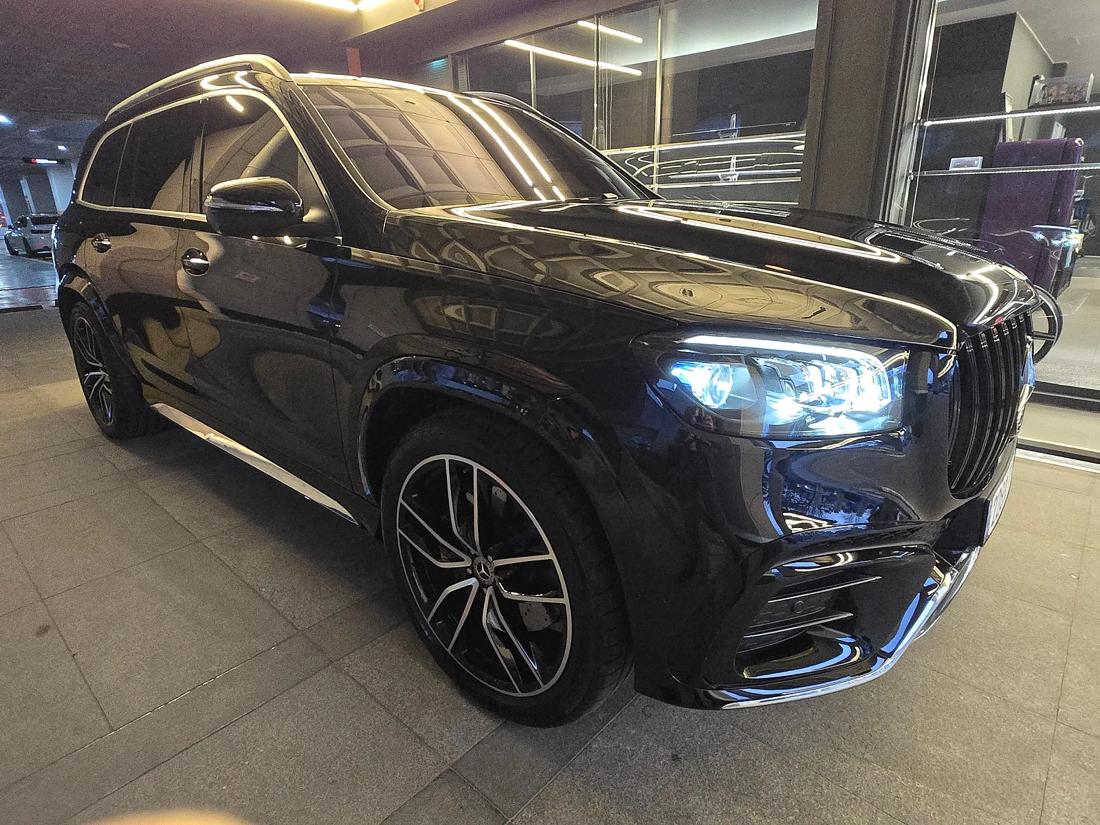 벤츠 GLS450 4매틱 2025 블랙 사진 5