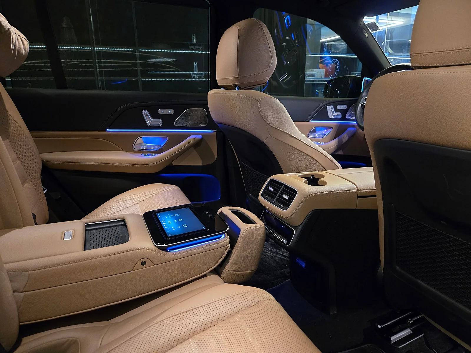 벤츠 GLS450 4매틱 2025 블랙 사진 8