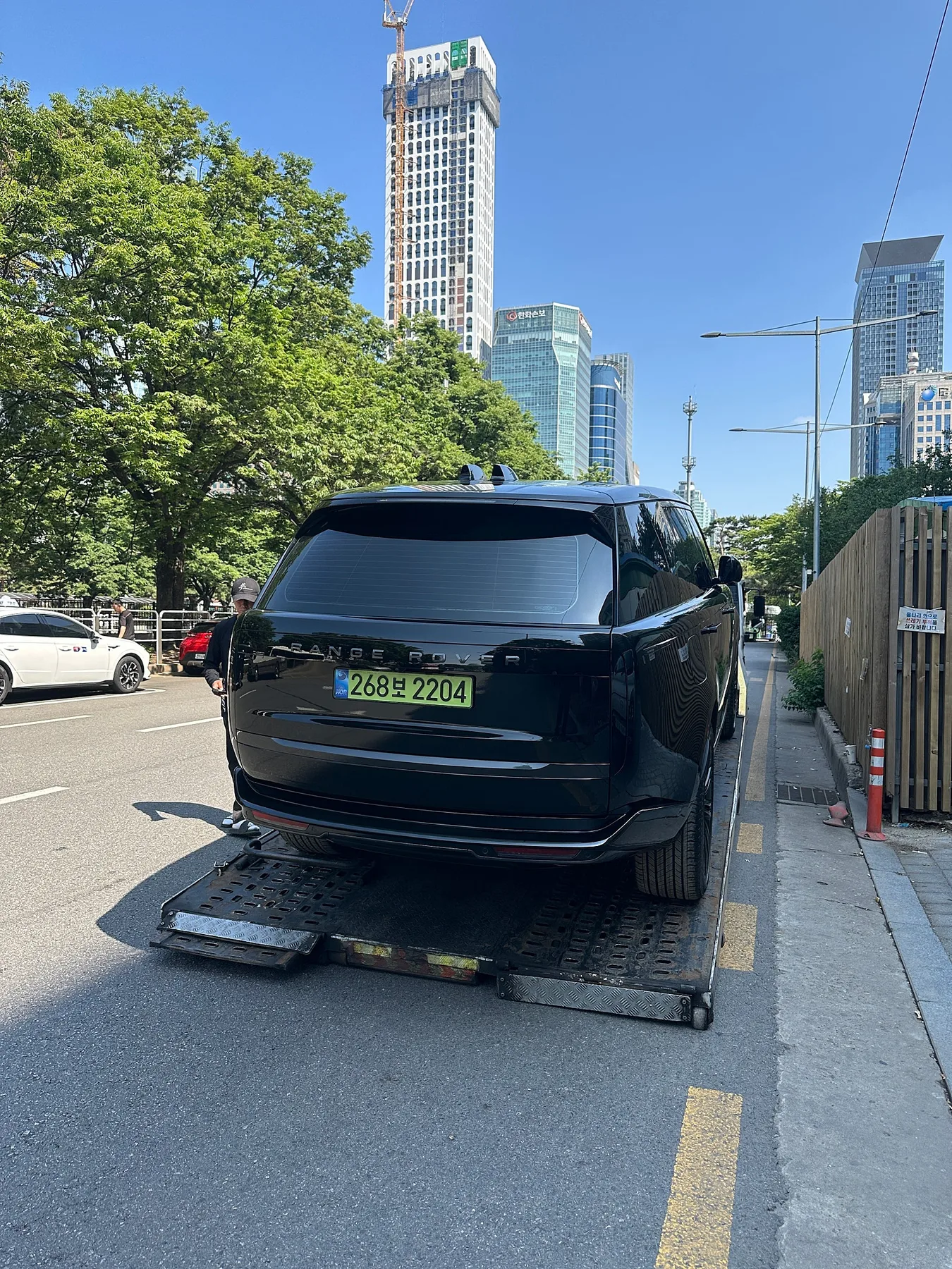 랜드로버 레인지로버 P530 LWB 2026 블랙 사진 5