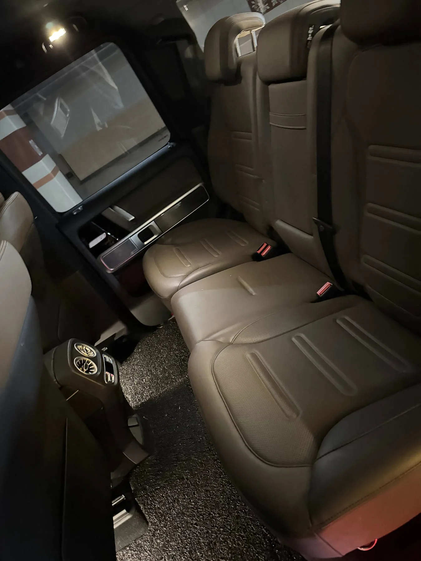 벤츠 G450d 2025 블랙 사진 7