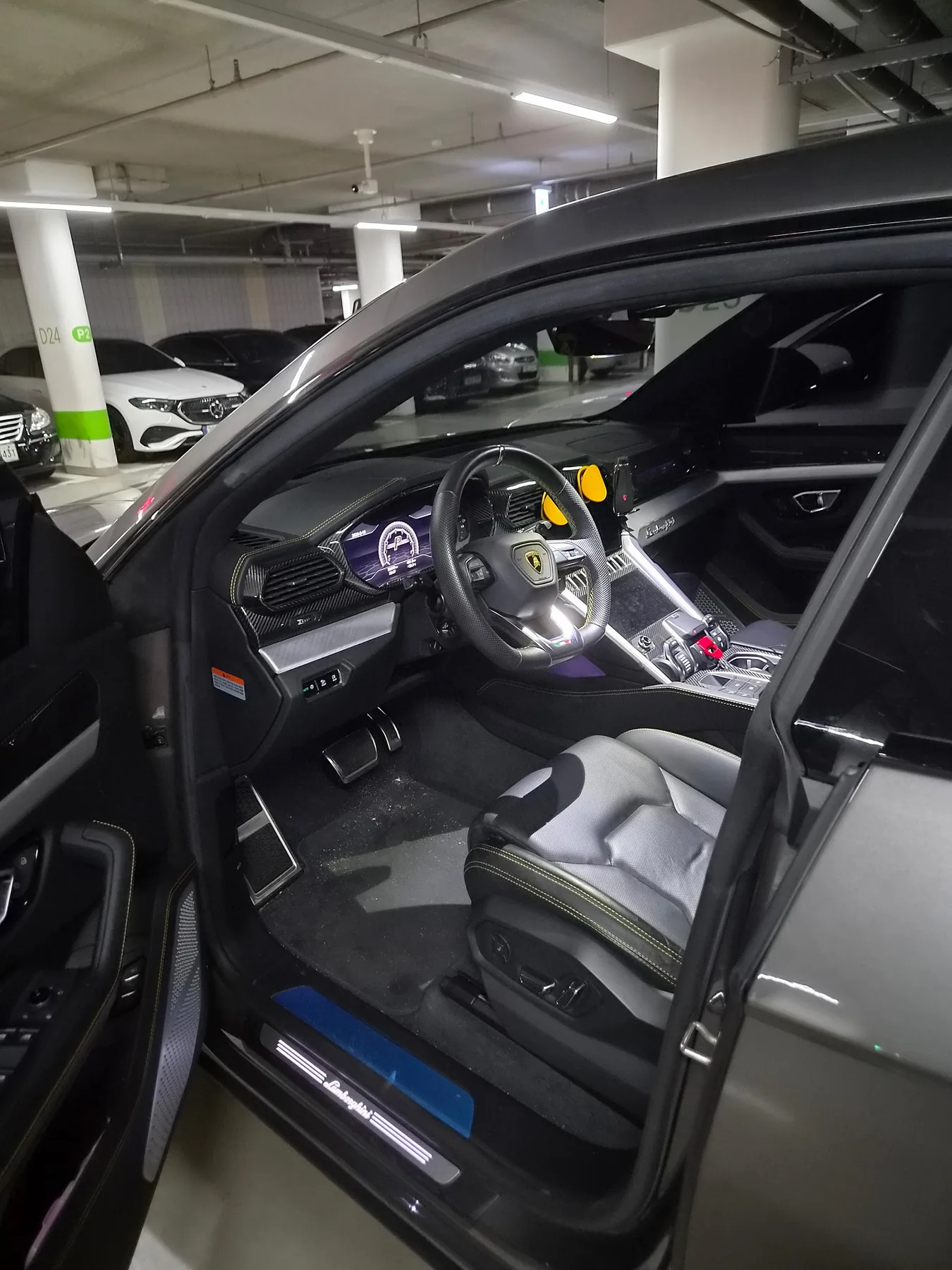 람보르기니 우루스 2021 건메탈 사진 4