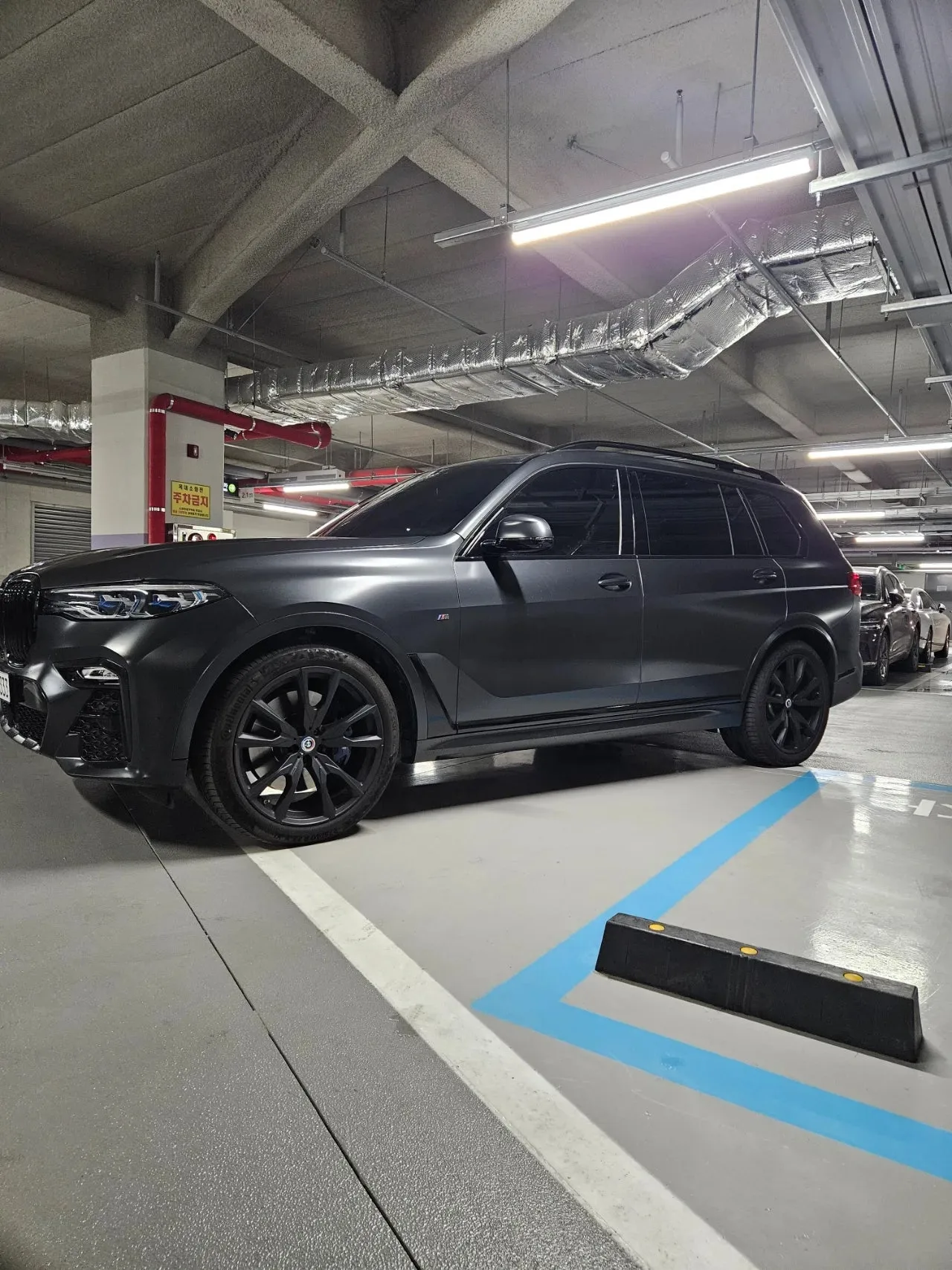 BMW X7 M50i 2022 검정색 사진 3