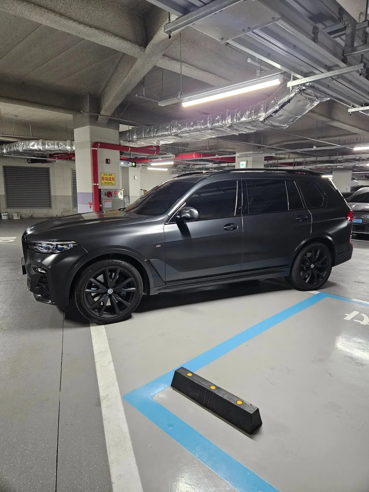 BMW X7 M50i 2022 검정색 사진 6