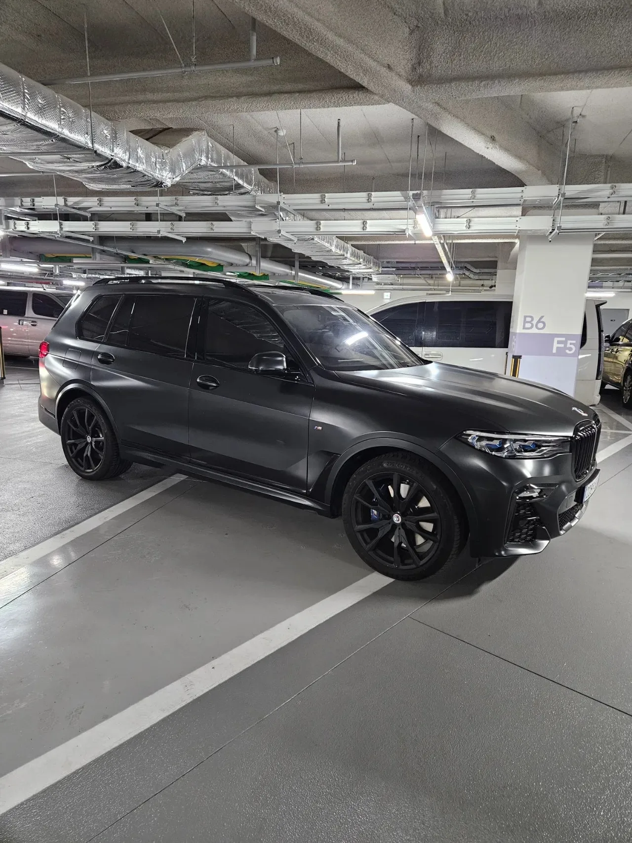 BMW X7 M50i 2022 검정색 사진 7