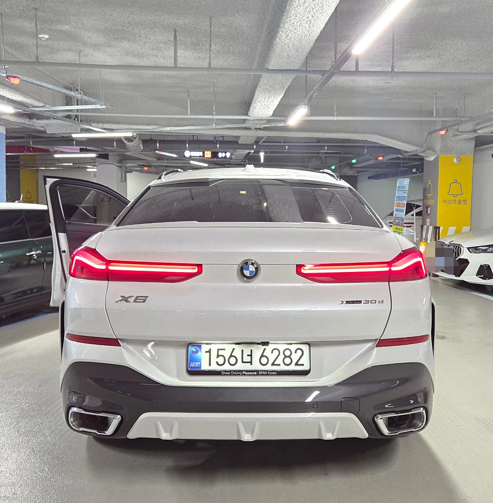 BMW X6 30d 2026 흰색 사진 4