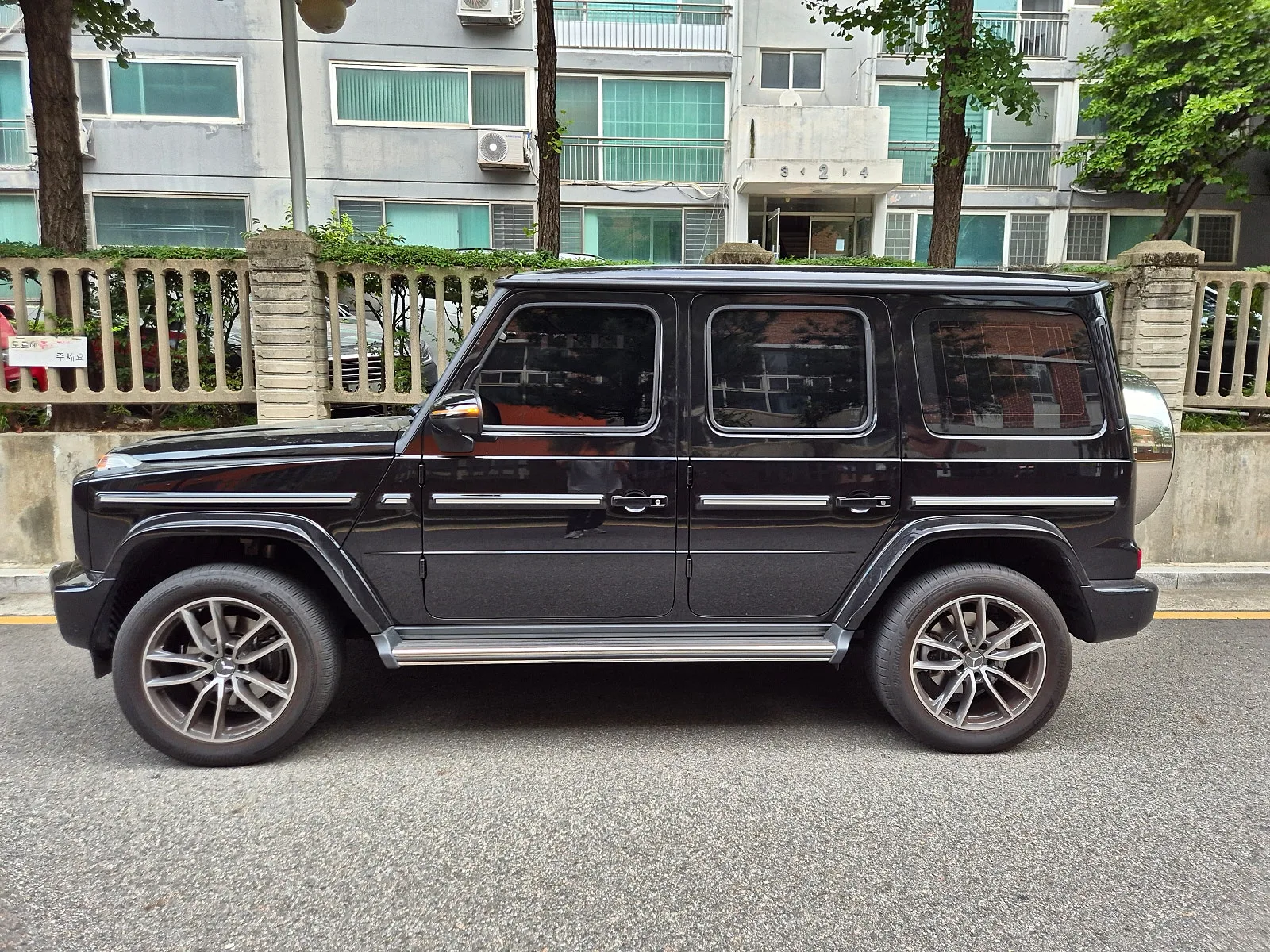 벤츠 G-클래스 G450d 2025 블랙 사진 5