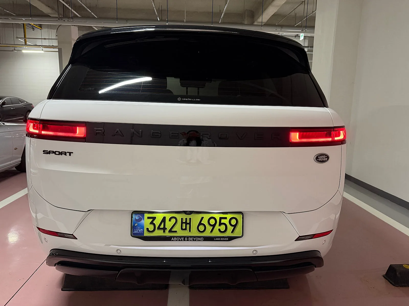 랜드로버 레인지로버 스포츠 D300 Dynamic HSE 2023 화이트 사진 5