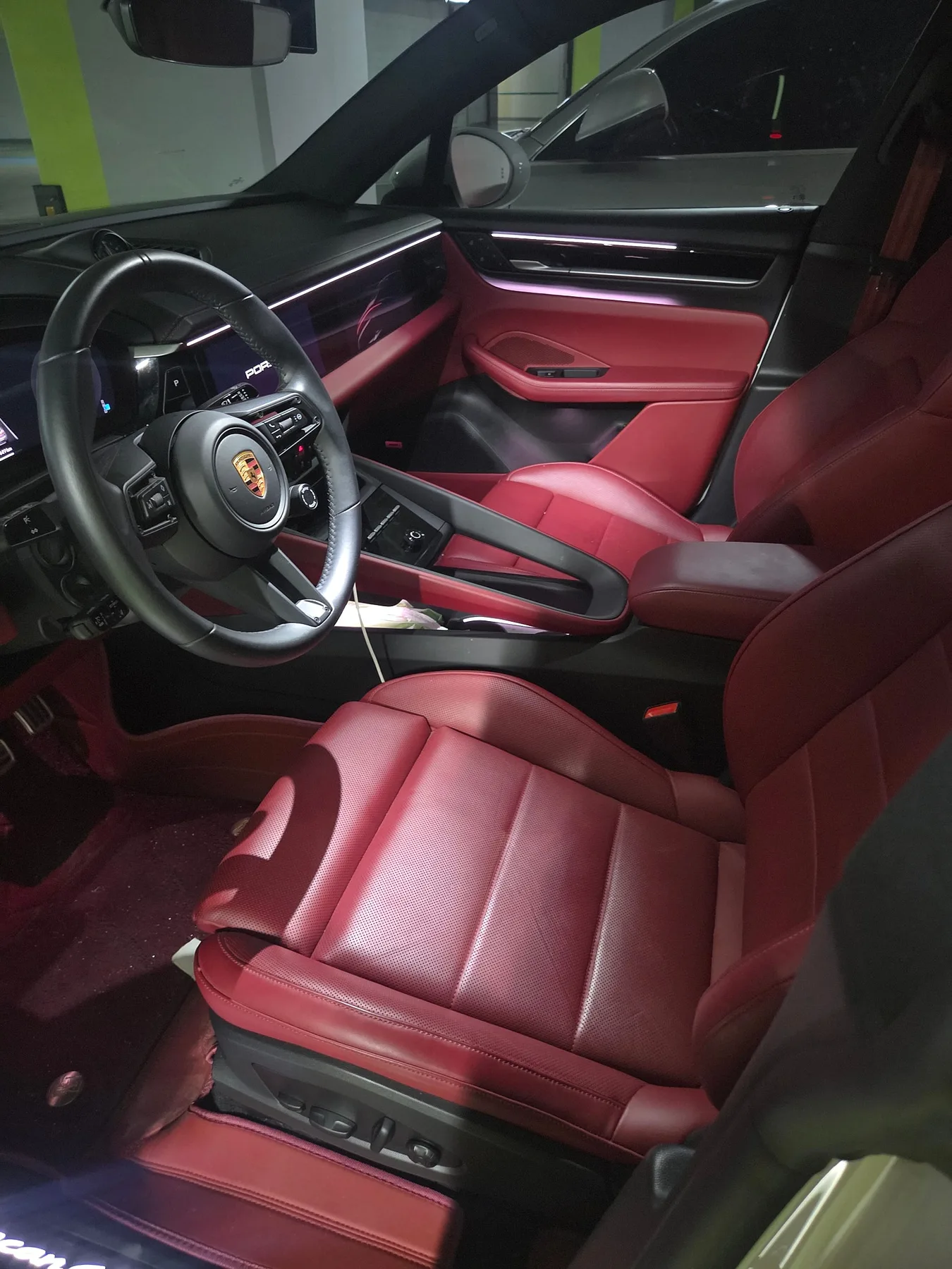 포르쉐 마칸 EV 4S 2025 화이트 사진 5