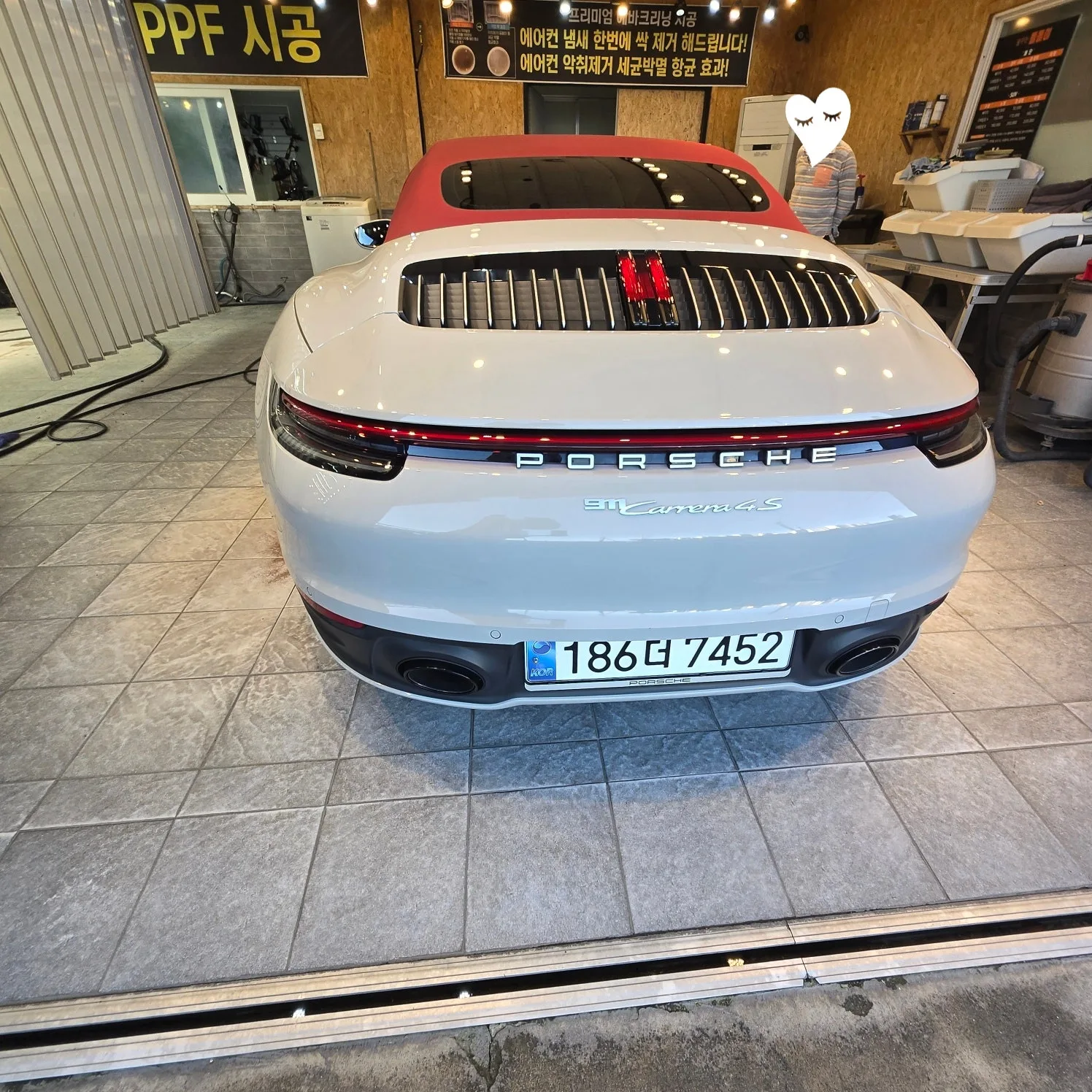 포르쉐 911 카브리올레 4S 2024 베이지 사진 2