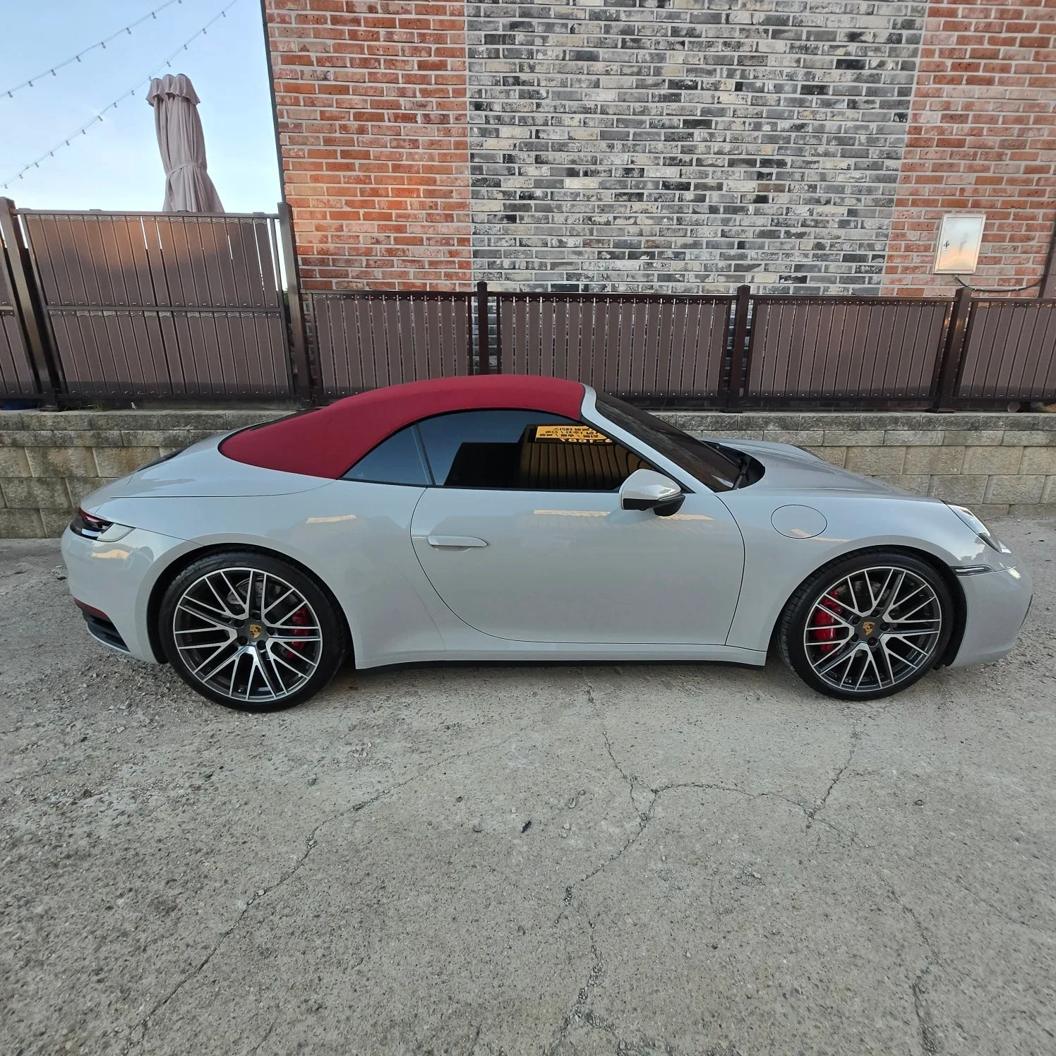 포르쉐 911 카브리올레 4S 2024 베이지 사진 3
