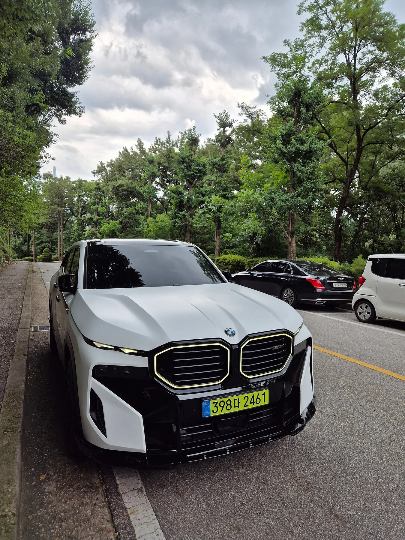 BMW XM 4.4 2024 화이트 사진 3