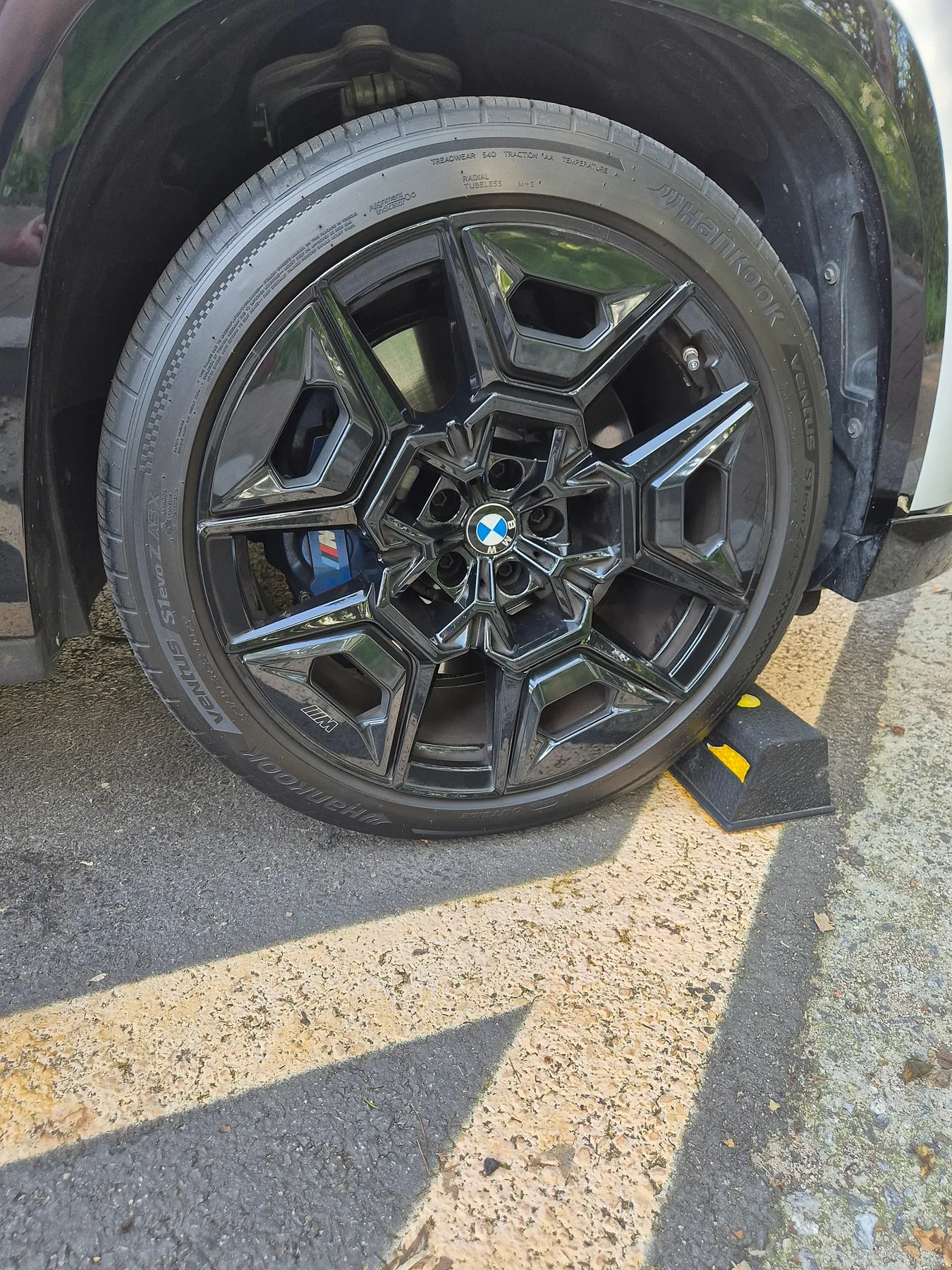 BMW XM 4.4 2024 화이트 사진 4