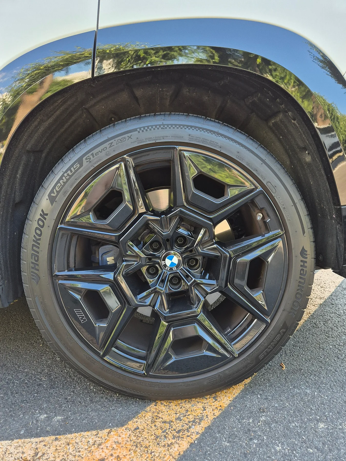 BMW XM 4.4 2024 화이트 사진 6
