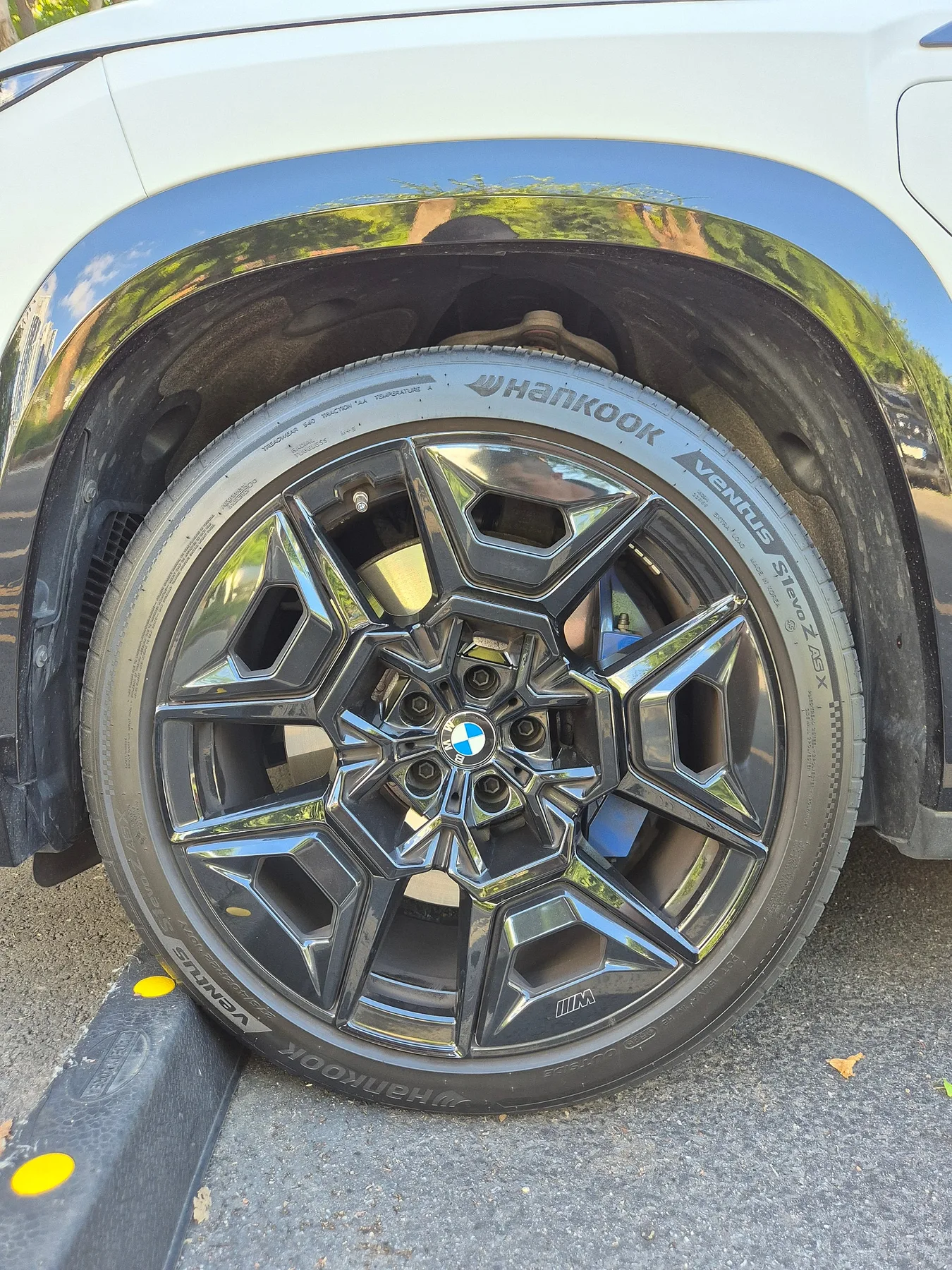 BMW XM 4.4 2024 화이트 사진 7