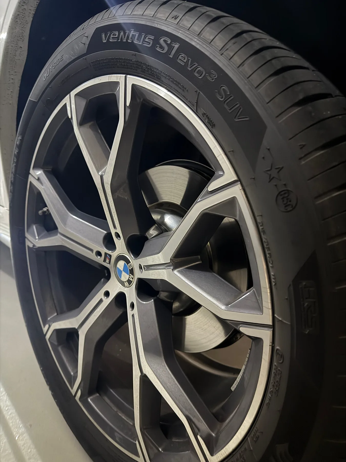 BMW X5 40i M스포츠 2024 실버 사진 2