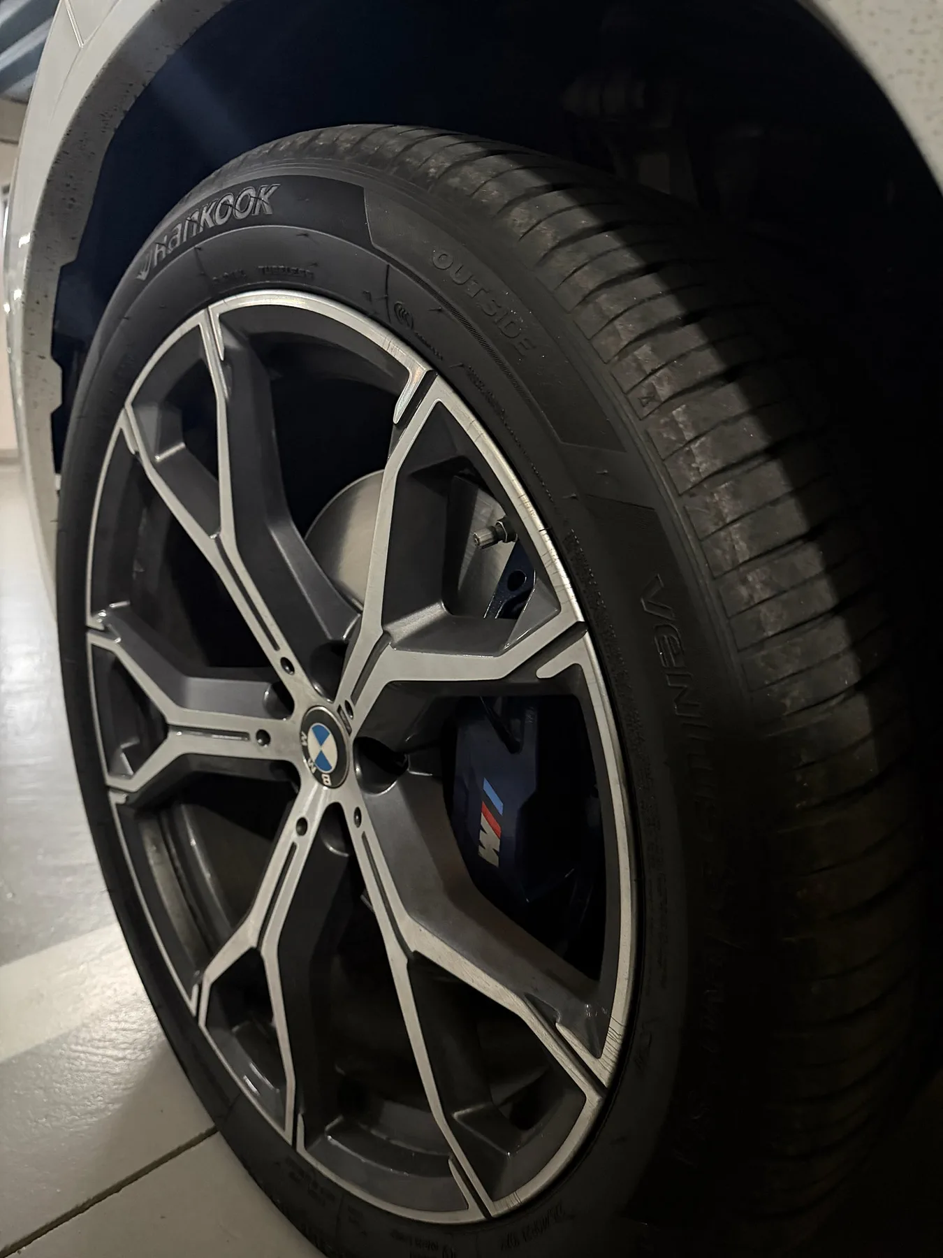 BMW X5 40i M스포츠 2024 실버 사진 3