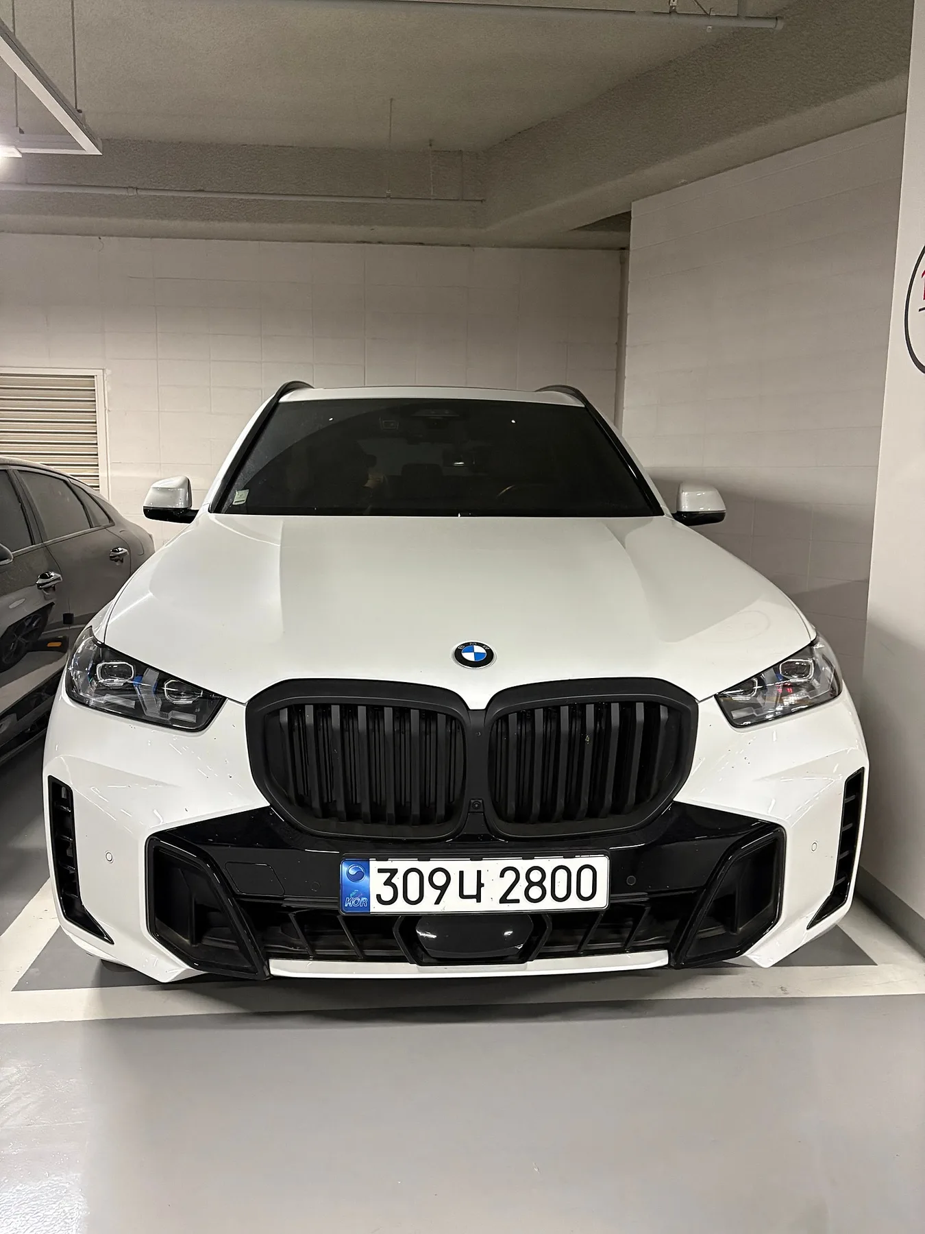 BMW X5 40i M스포츠 2024 실버 사진 4