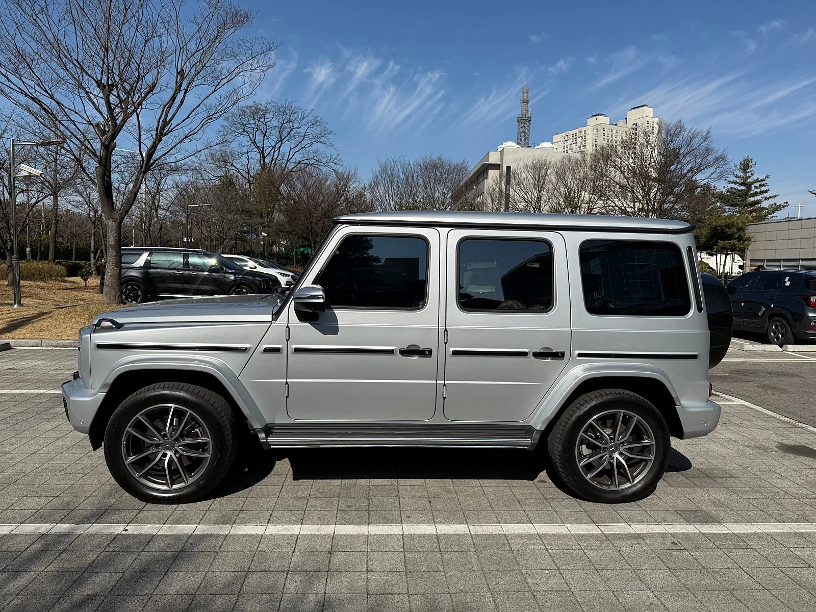 벤츠 G 450 d 스탠다드 2024 화이트 사진 3