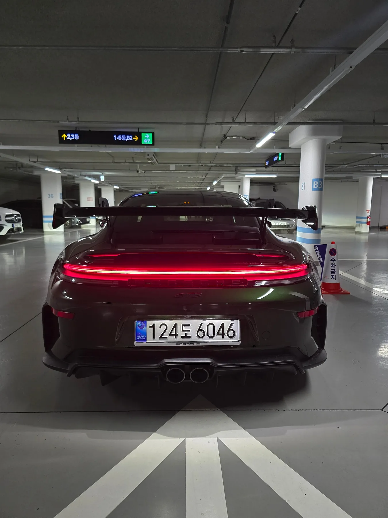포르쉐 992.2 GT3 2025 블랙 사진 6