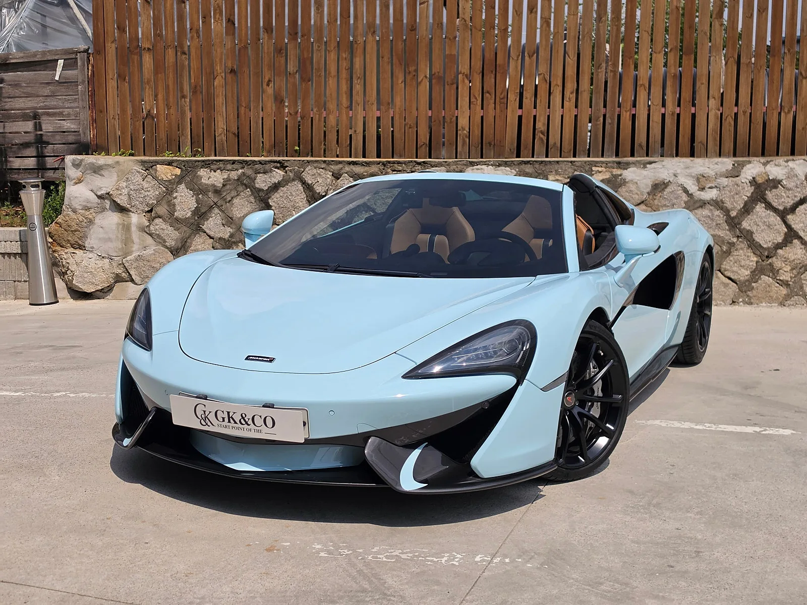 맥라렌 570S 스파이더 2018 화이트 사진 1