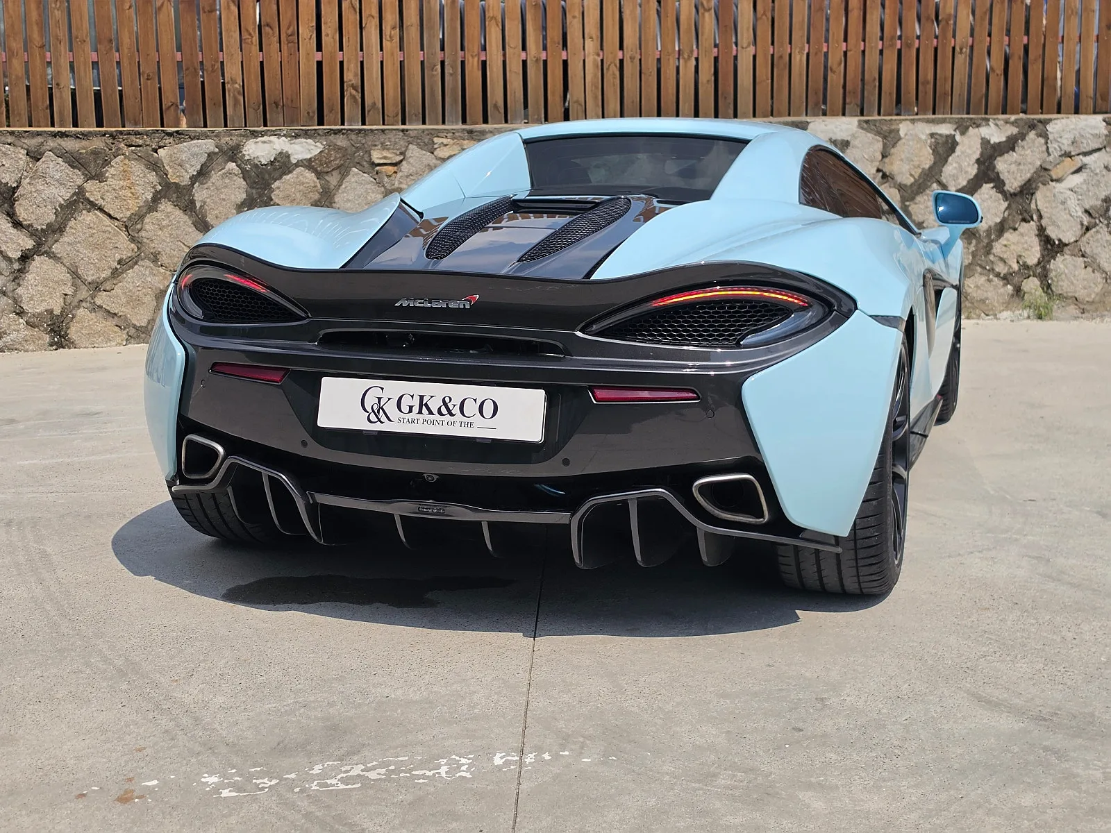맥라렌 570S 스파이더 2018 화이트 사진 2