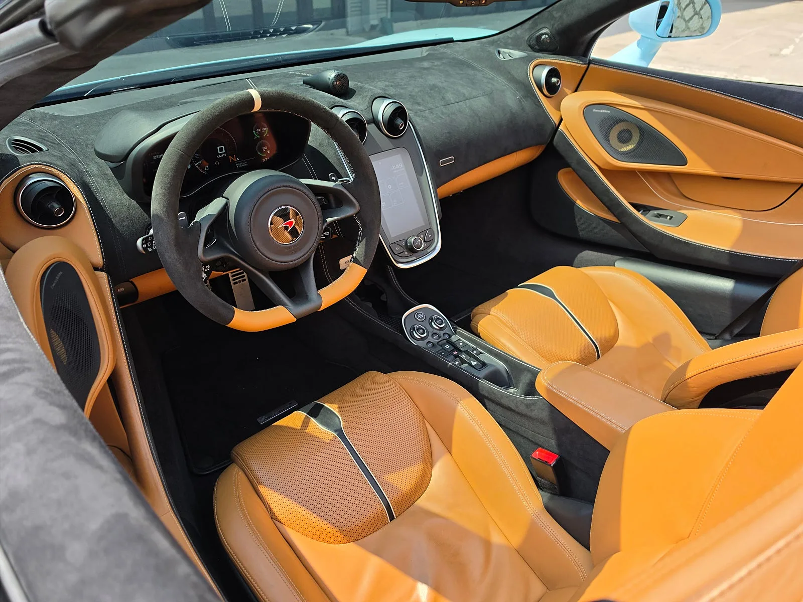 맥라렌 570S 스파이더 2018 화이트 사진 7